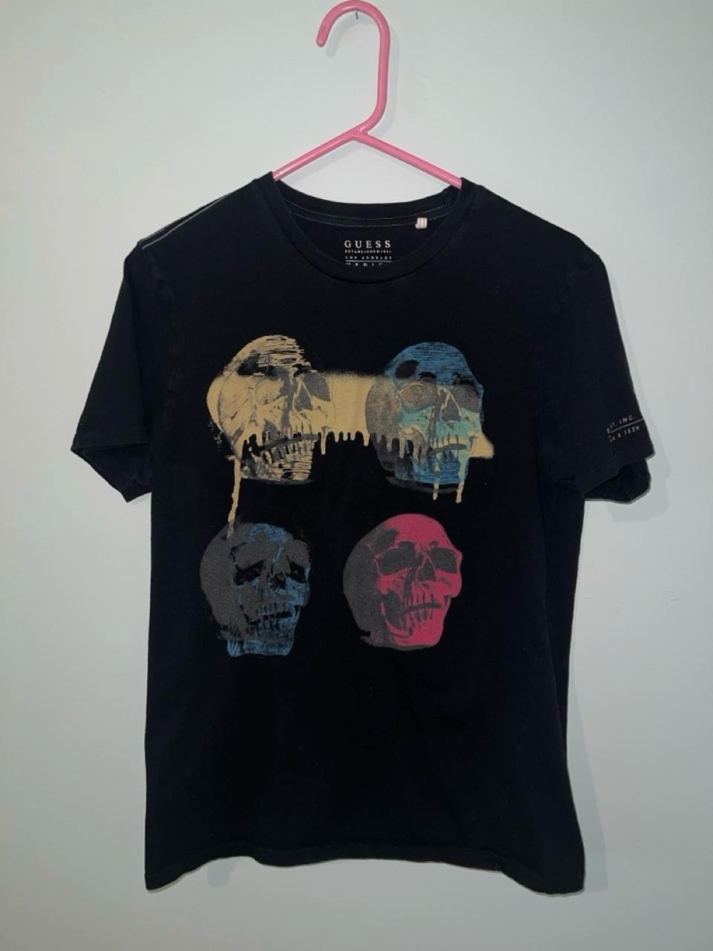 GUESS Black Tee with Multicolor Skull Print Size Medium Halloween Spooky Tshirt